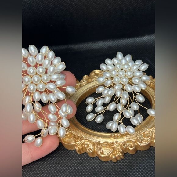 Pearl and Gold Earrings - Picture 9 of 9